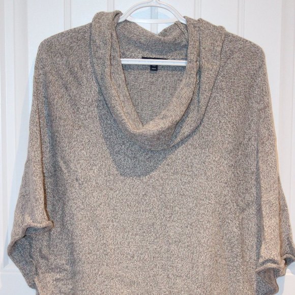 2/$30 🏷 Gap Grey Soft Knit Shrug Sweater Size XS/S - Picture 2 of 4